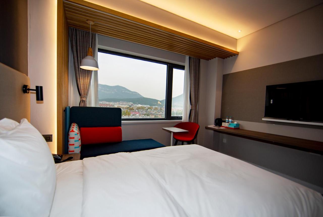 Holiday Inn Express Jinan Jingshi Road, An Ihg Hotel Exteriör bild