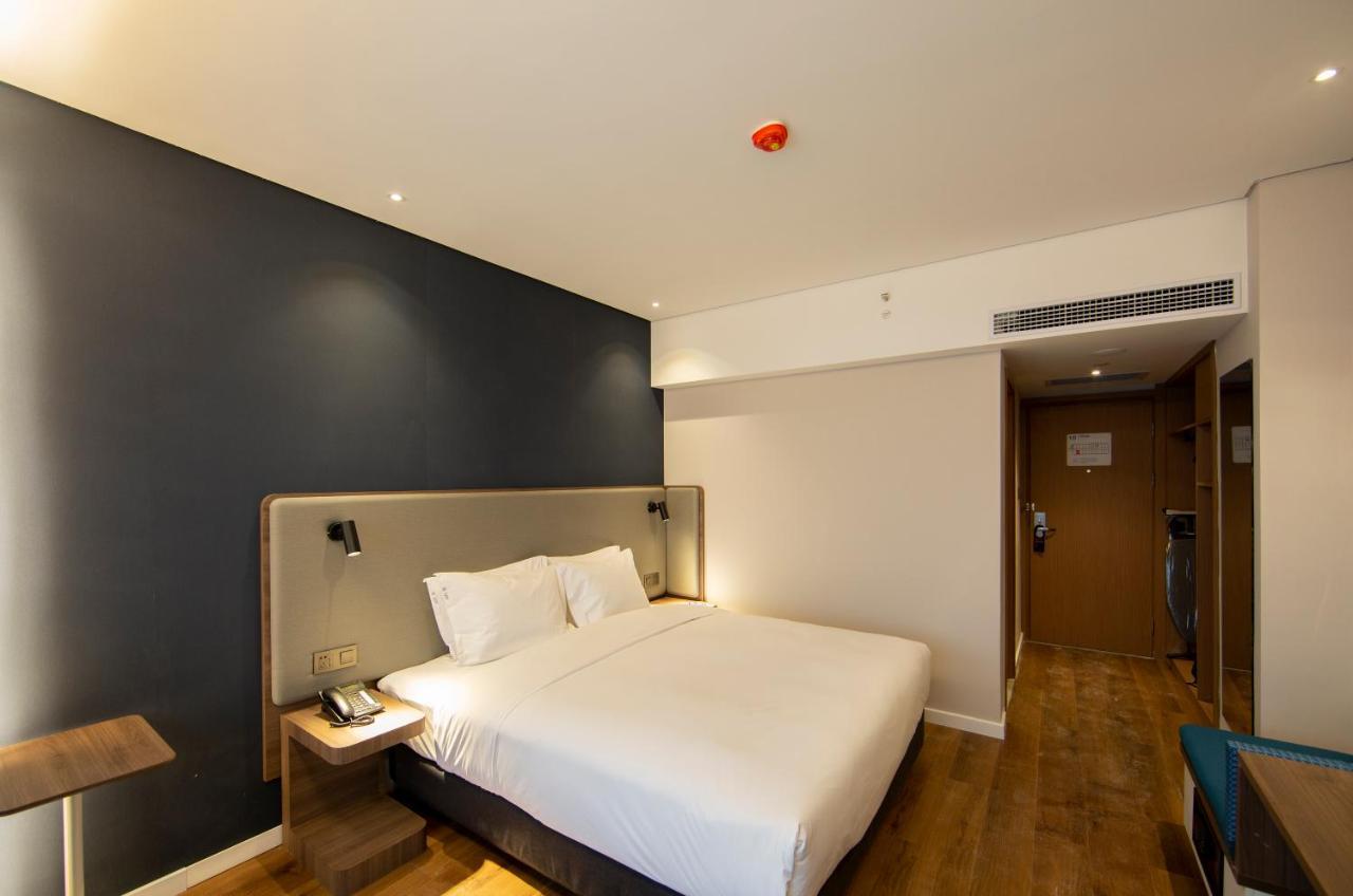 Holiday Inn Express Jinan Jingshi Road, An Ihg Hotel Exteriör bild