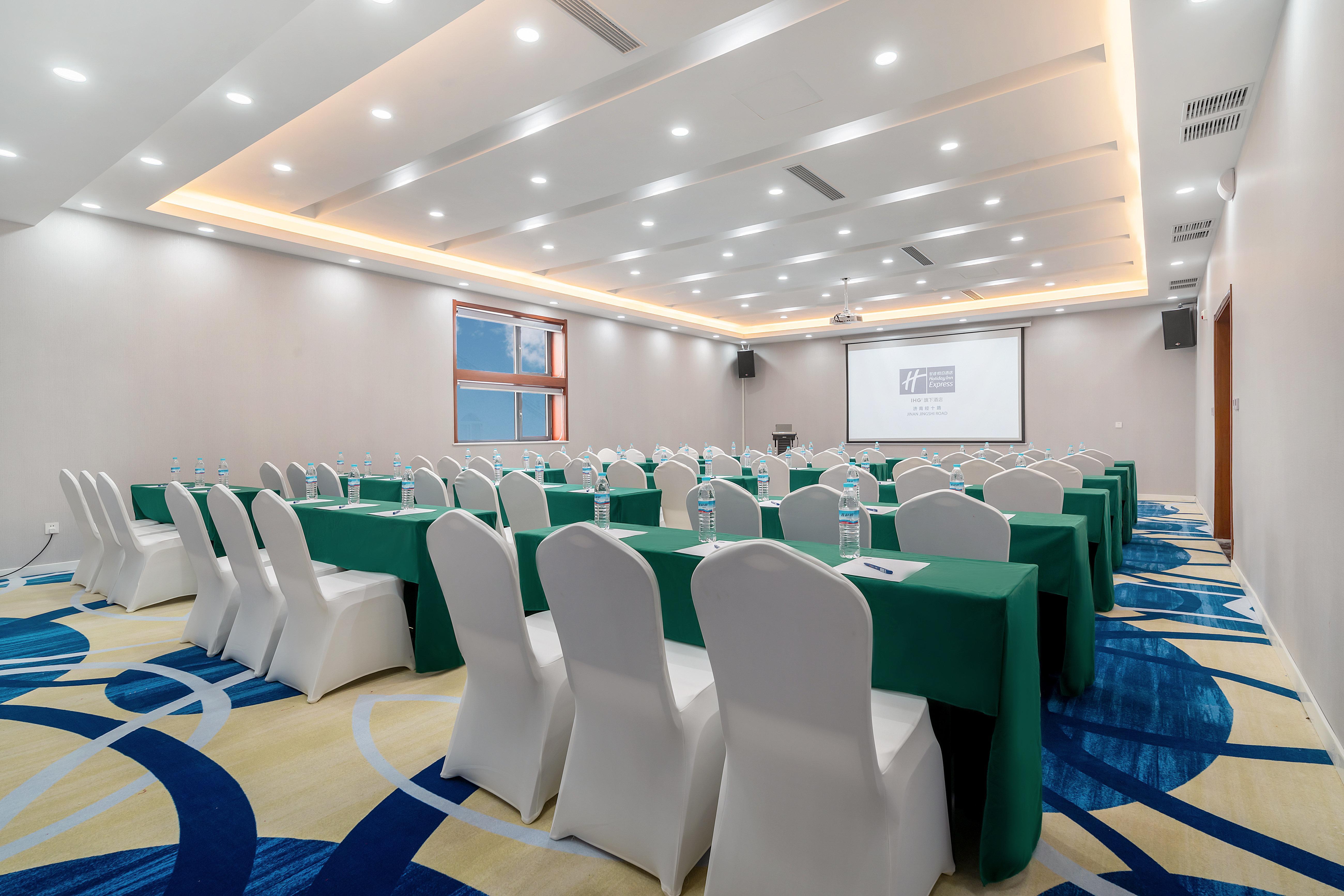 Holiday Inn Express Jinan Jingshi Road, An Ihg Hotel Exteriör bild